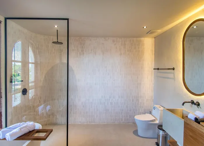 Villa Root Bumbak Bali *