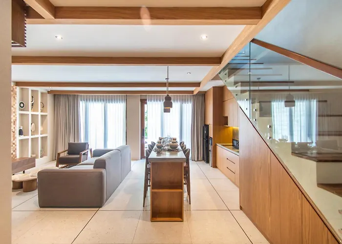 Root Bumbak Bali Villa